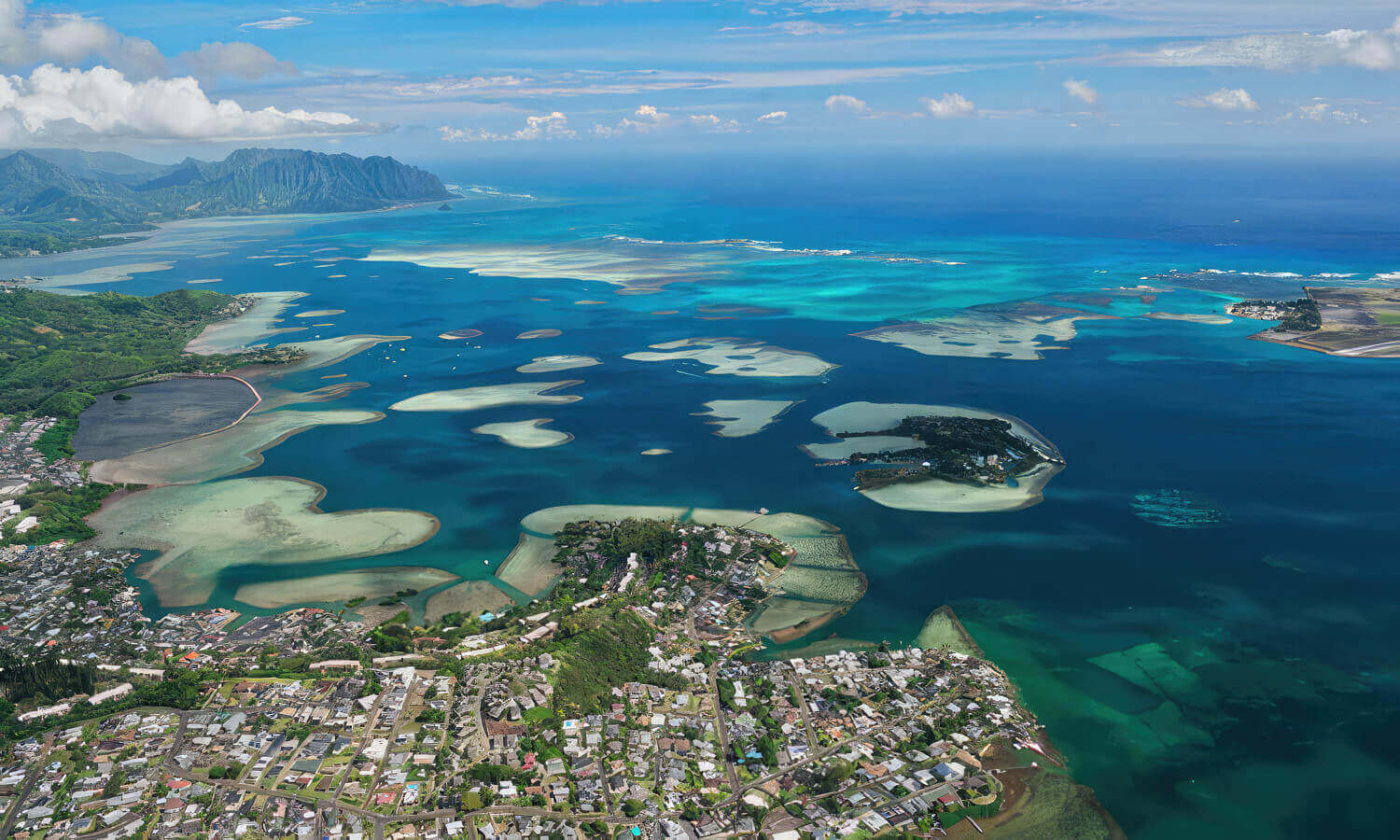 Waikiki and Diamond Head from Above on a Helicopter Tour