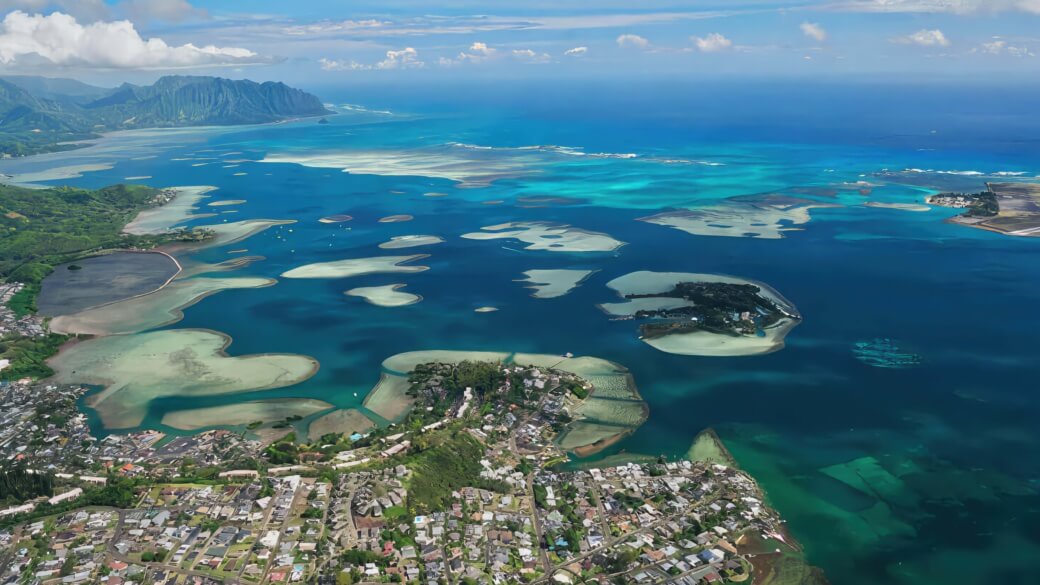 Waikiki and Diamond Head from Above on a Helicopter Tour